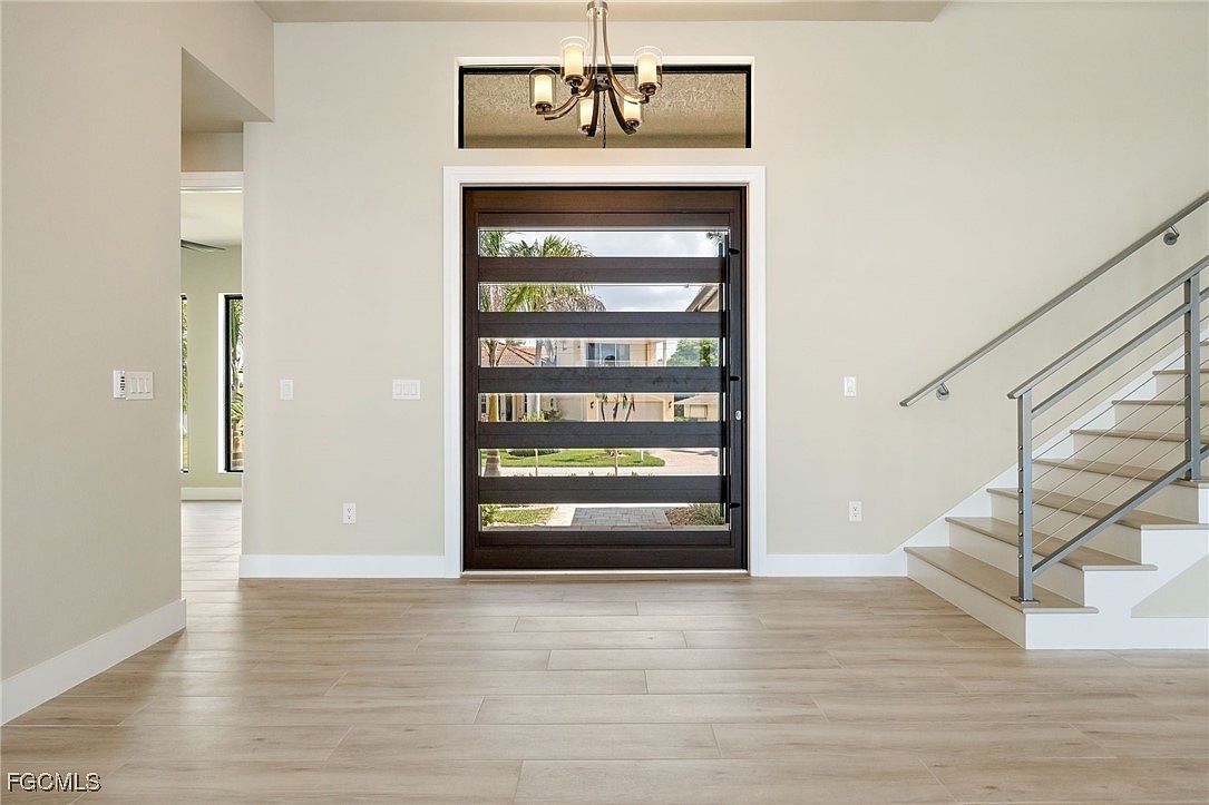 1024 Dolphin Dr Cape Coral, FL 33904 - Thumbnail 5