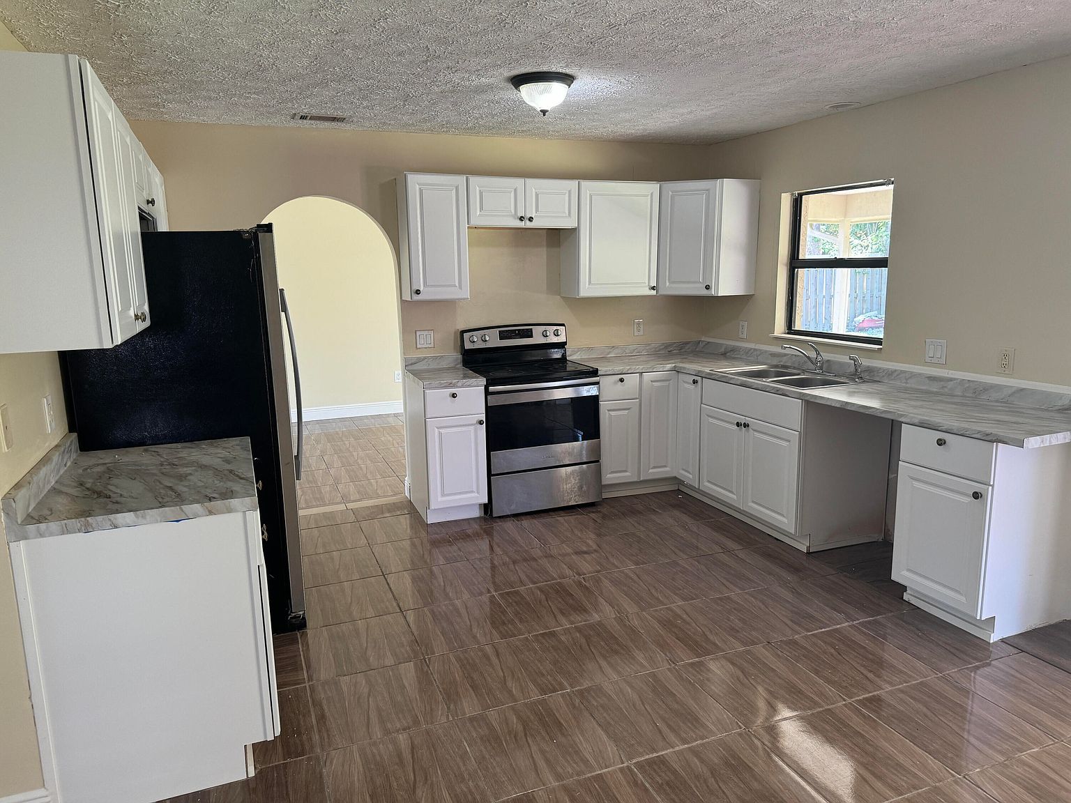 1026 SE Albatross Ave Port Saint Lucie, FL 34983 - Thumbnail 5