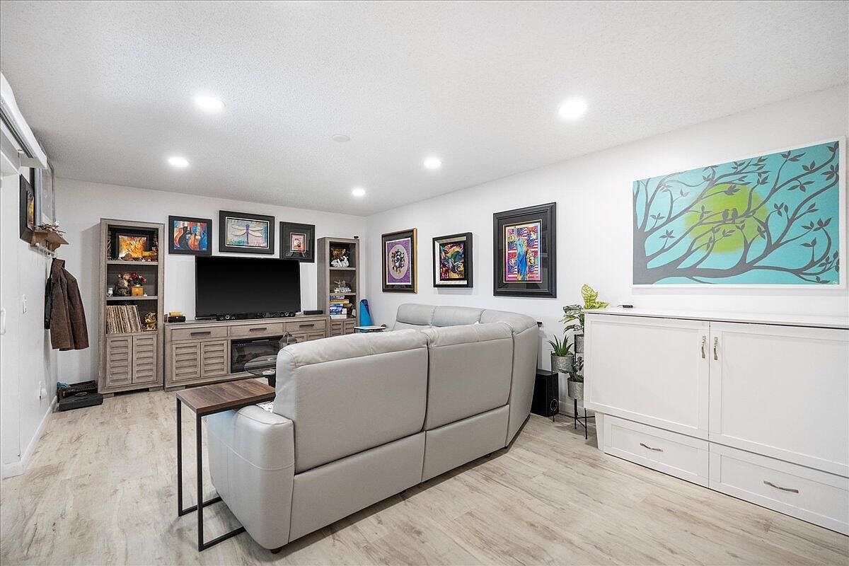 2604 SE King Arthurs Court D Pt Saint Lucie, FL 34952 - Thumbnail 5