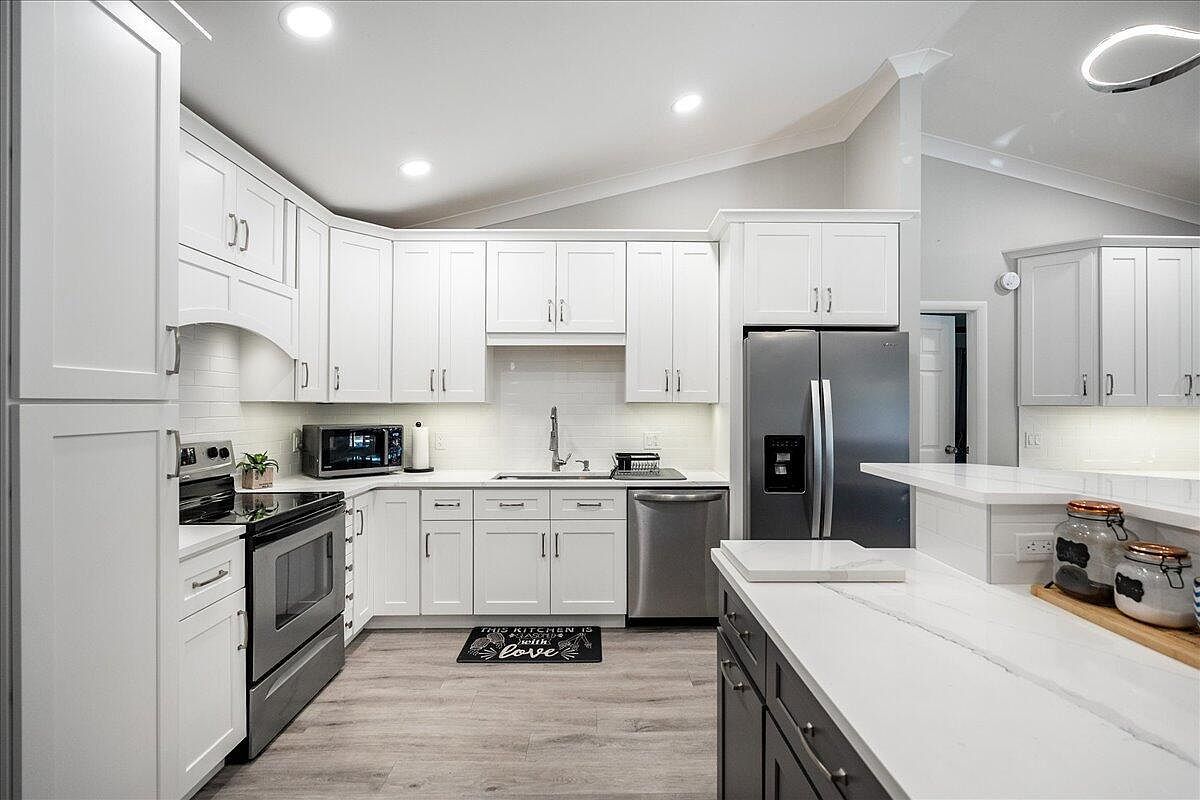 132 Viscaya Ave Royal Palm Beach, FL 33411 - Thumbnail 5