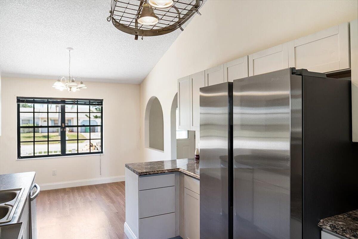 1582 SE Arenson Ln Port Saint Lucie, FL 34952 - Thumbnail 5