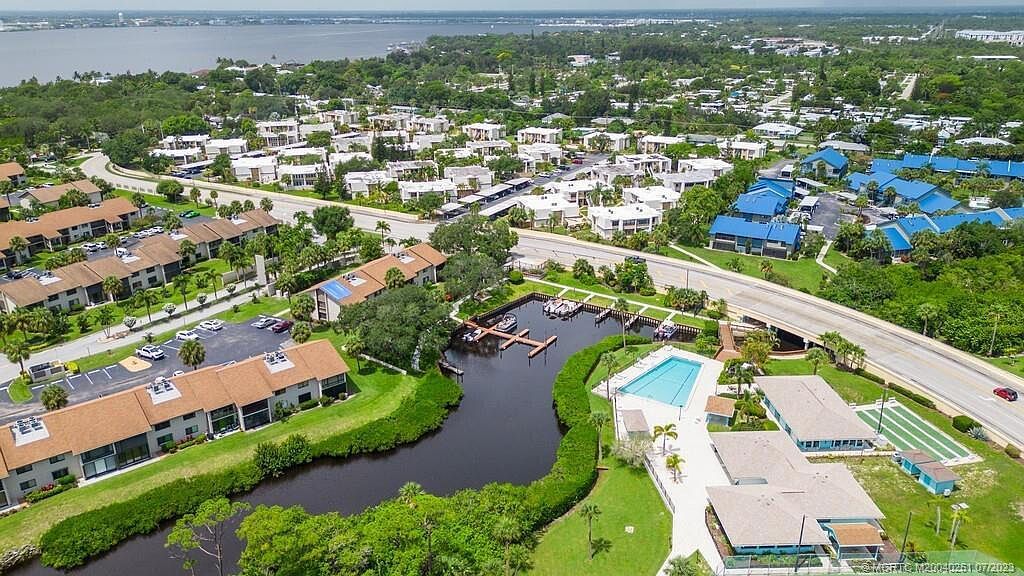 1551 NE 13th Ter APT A13 Jensen Beach, FL 34957 - Thumbnail 5