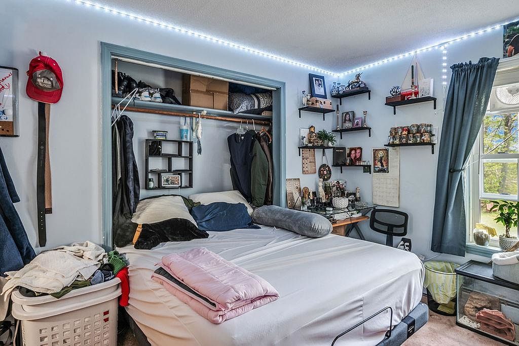 1908 White Cedar Blvd Portsmouth, NH 03801 - Thumbnail 5