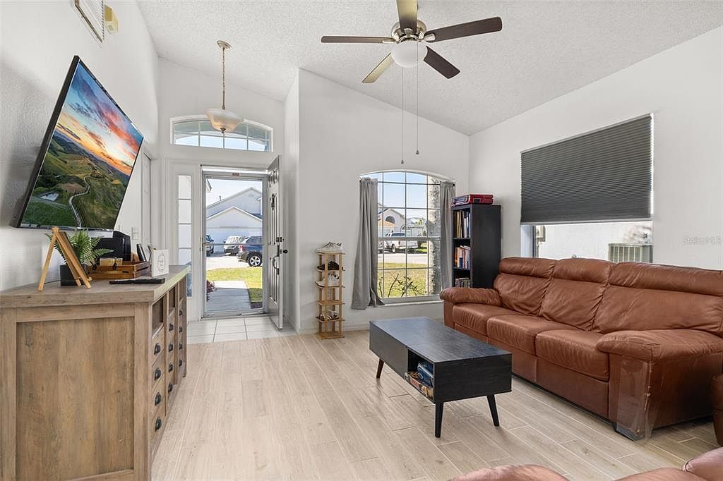 121 Sonja Cir Davenport, FL 33897 - Thumbnail 5