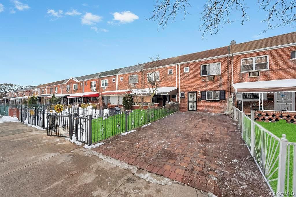 1034 Hendrix St Brooklyn, NY 11207 - Thumbnail 5