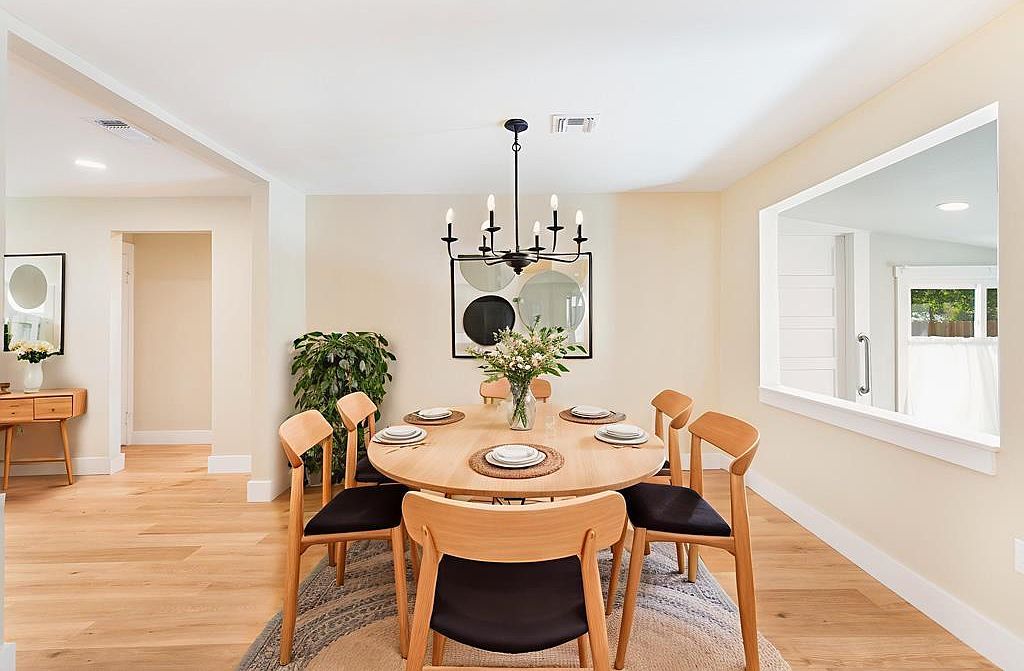 103 W Centre St Fredericksburg, TX 78624 - Thumbnail 5