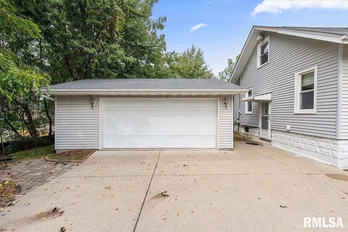 2416 30th St Rock Island, IL 61201 - Thumbnail 5