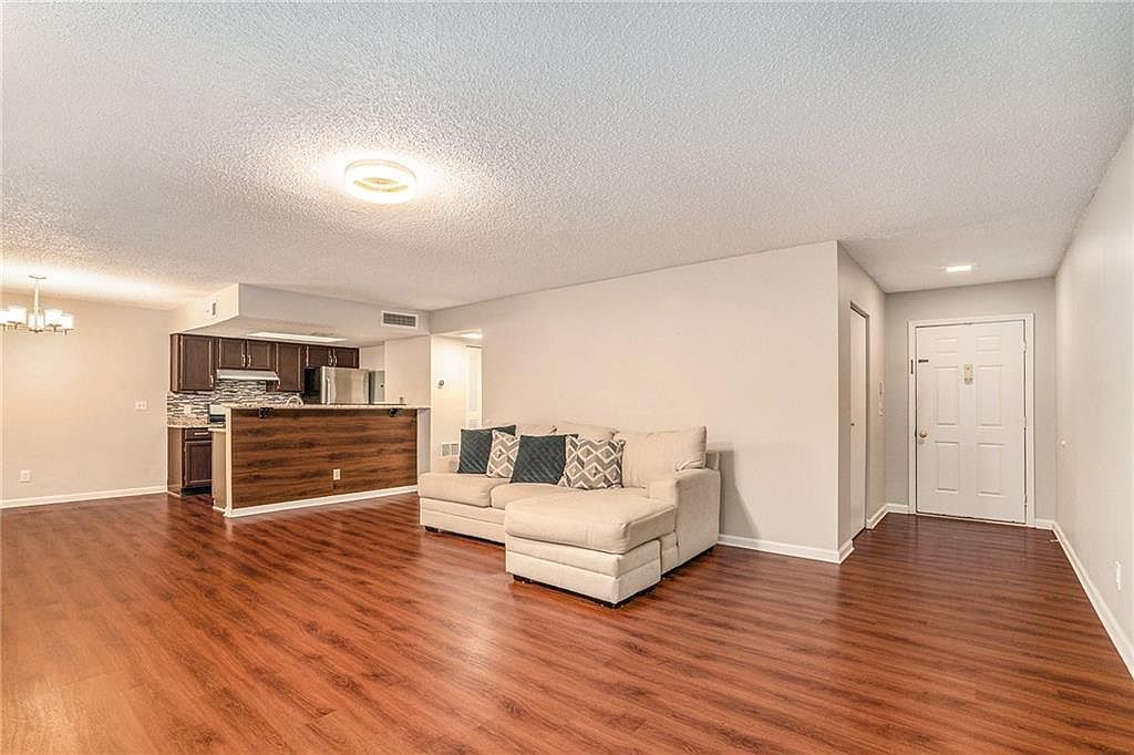 3053 Westwood Way Alpharetta, GA 30004 - Thumbnail 5