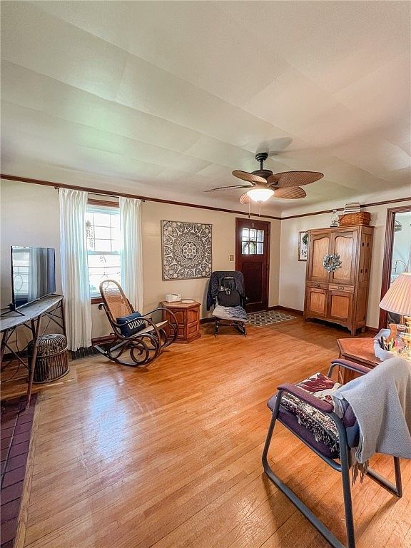 320 E Jasper St Paris, IL 61944 - Thumbnail 5