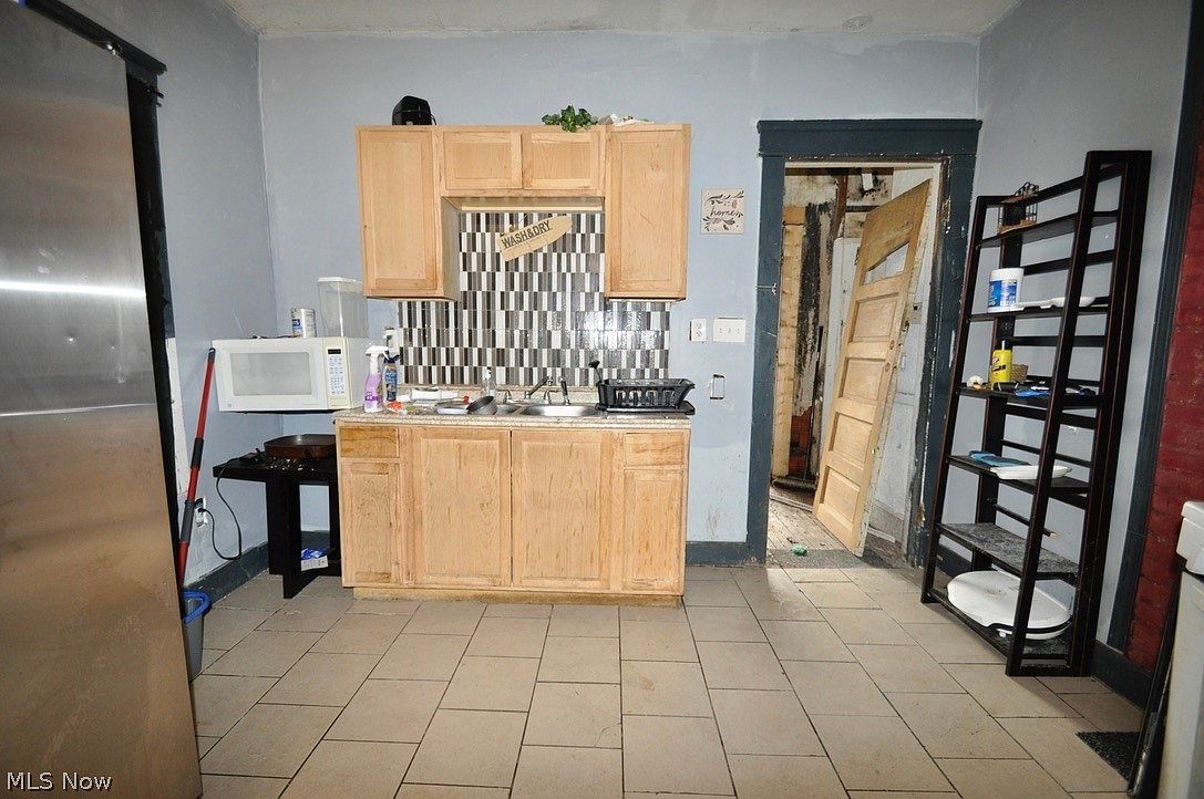 4071 E 104th St Cleveland, OH 44105 - Thumbnail 5