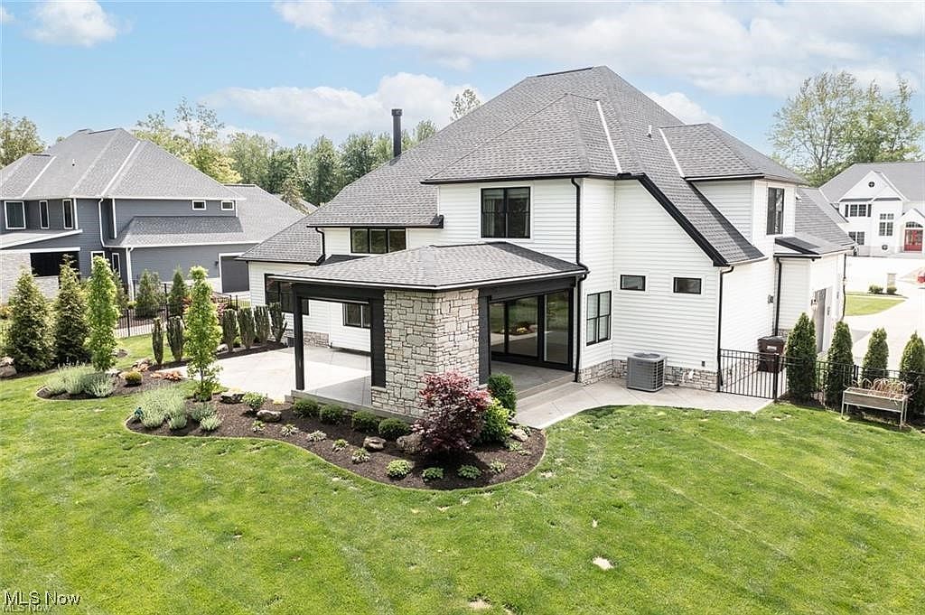 Carlton Ave Westlake, OH 44145 - Thumbnail 5