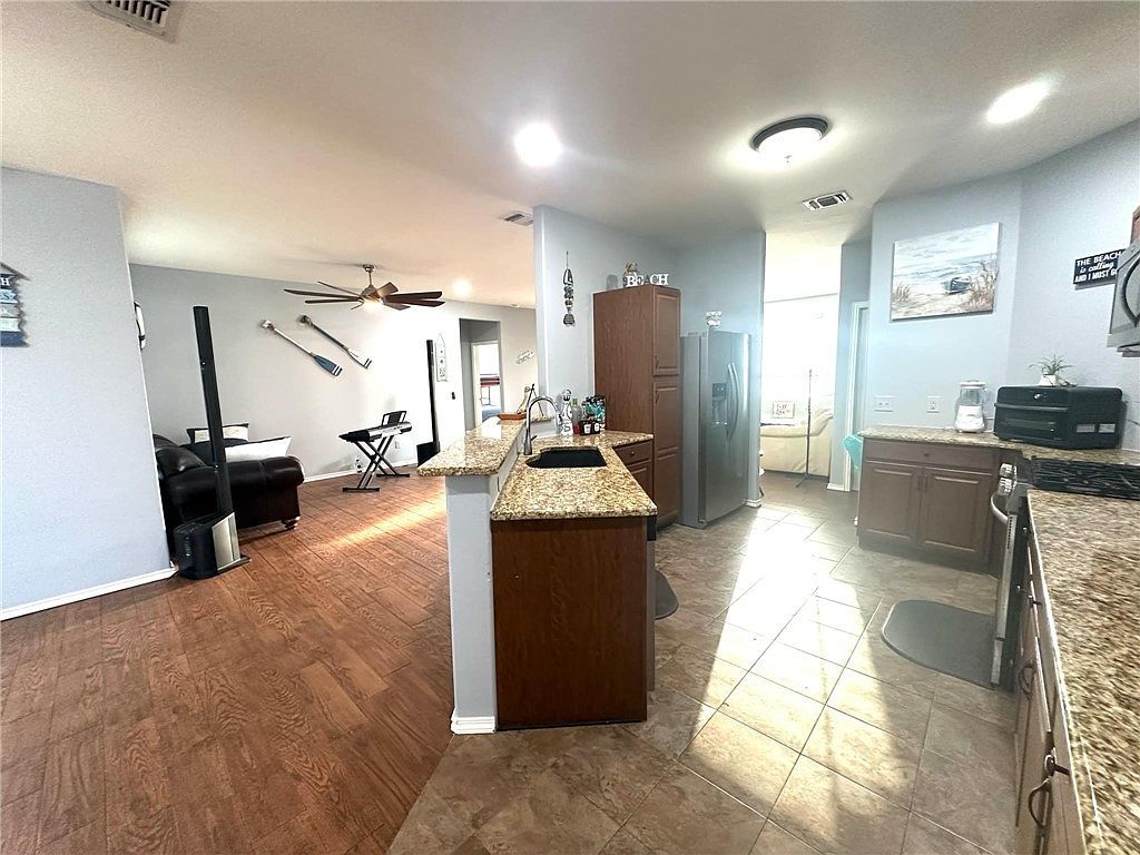 15517 Dyna St Corpus Christi, TX 78418 - Thumbnail 5