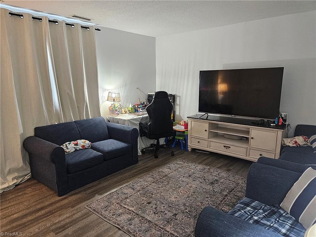 303 Lamplighter Cir Winston Salem, NC 27104 - Thumbnail 5