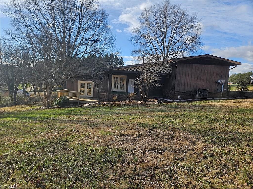 112 Balcony Ln Mount Airy, NC 27030 - Thumbnail 5