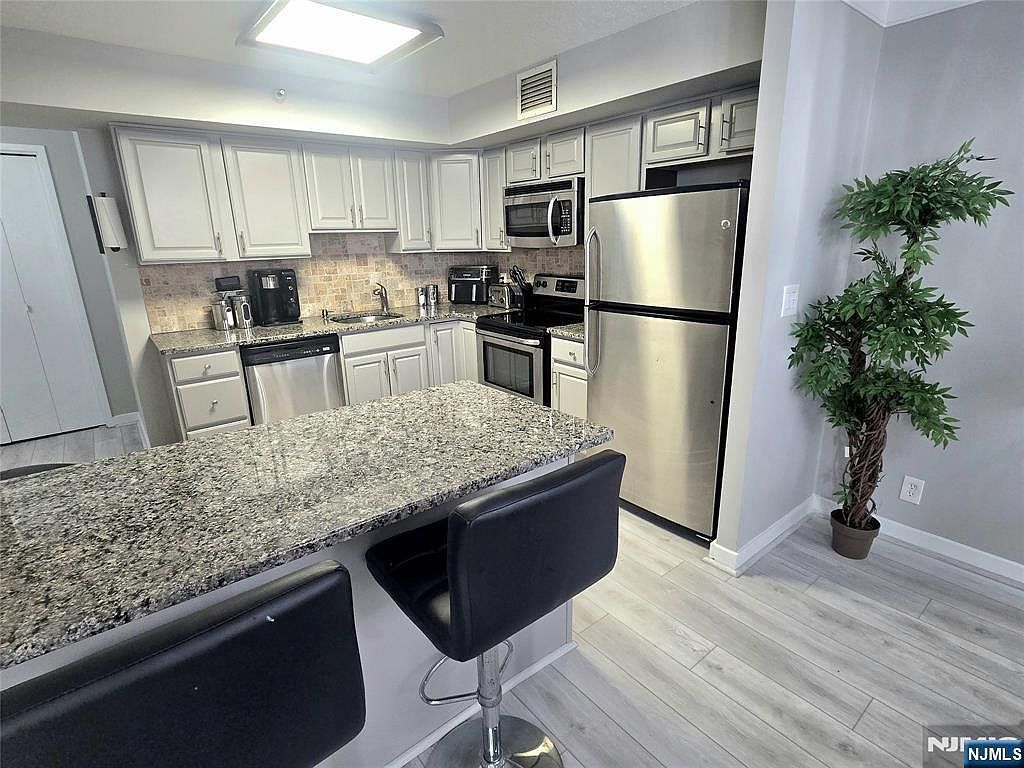 316 Prospect Ave APT 8D Hackensack, NJ 07601 - Thumbnail 5