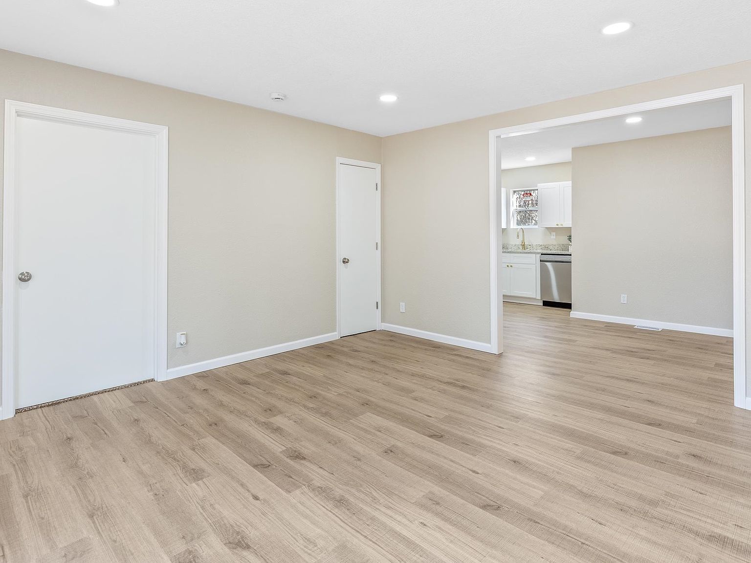 650 N Battin Ave Wichita, KS 67208 - Thumbnail 5