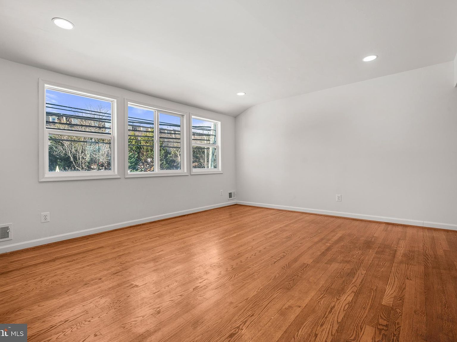 8100 Oxon Hill Rd Fort Washington, MD 20744 - Thumbnail 5