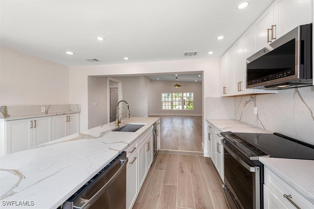 8336 Lagoon Rd Fort Myers Beach, FL 33931 - Thumbnail 5