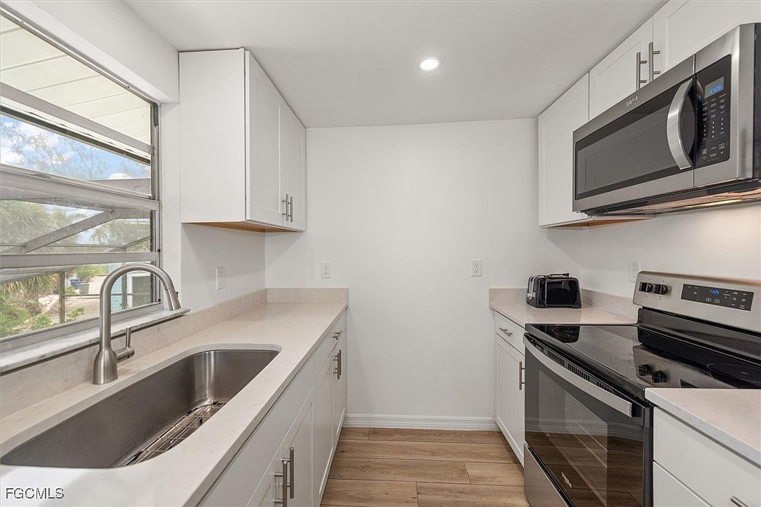 5481 Oak Ridge Ave Fort Myers Beach, FL 33931 - Thumbnail 5