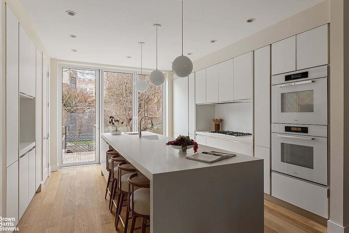 568 Park Pl Brooklyn, NY 11238 - Thumbnail 5