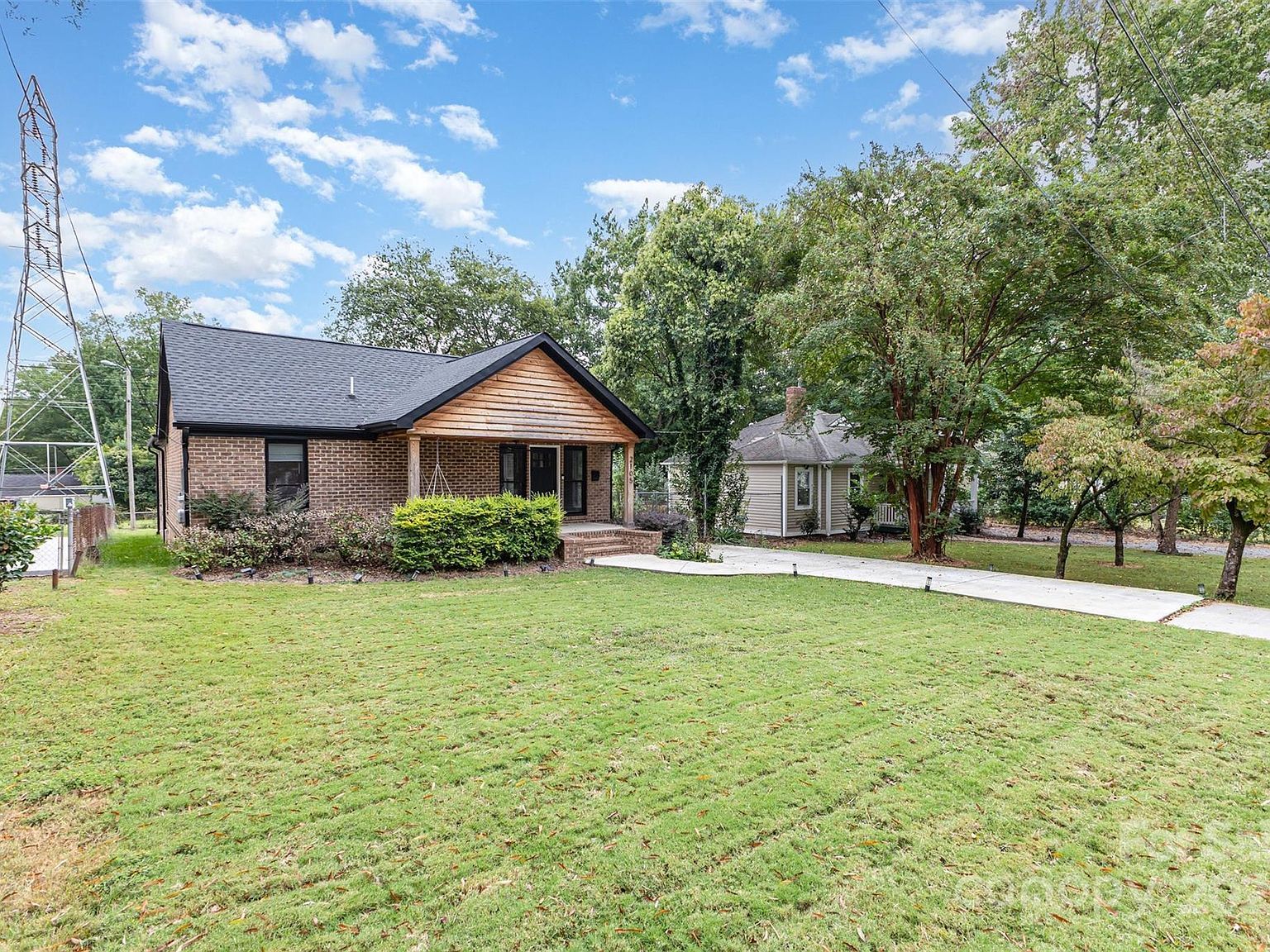 2105 Highland St Charlotte, NC 28208 - Thumbnail 5