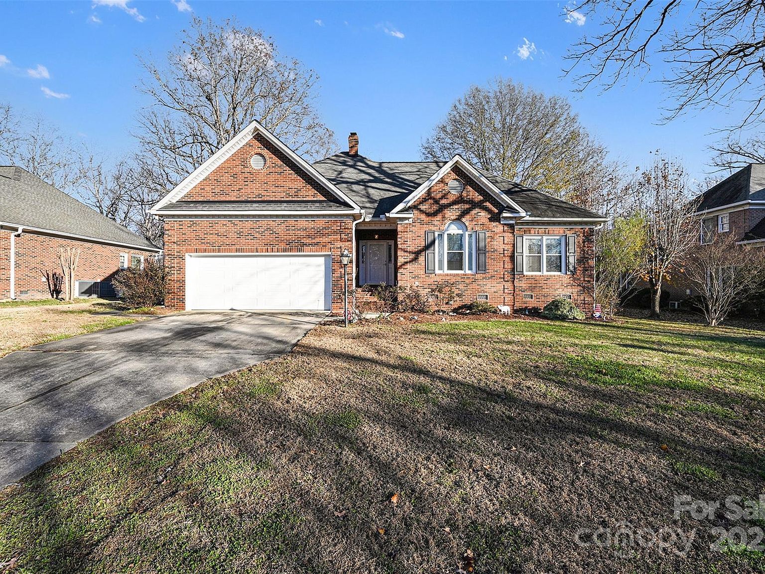 1915 Millbrook Ln Matthews, NC 28104 - Thumbnail 5
