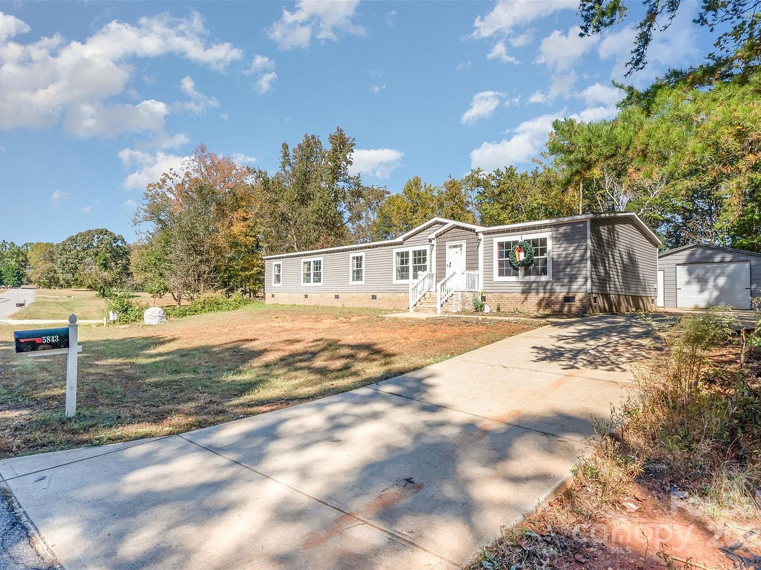 5843 Dachshund St Iron Station, NC 28080 - Thumbnail 5