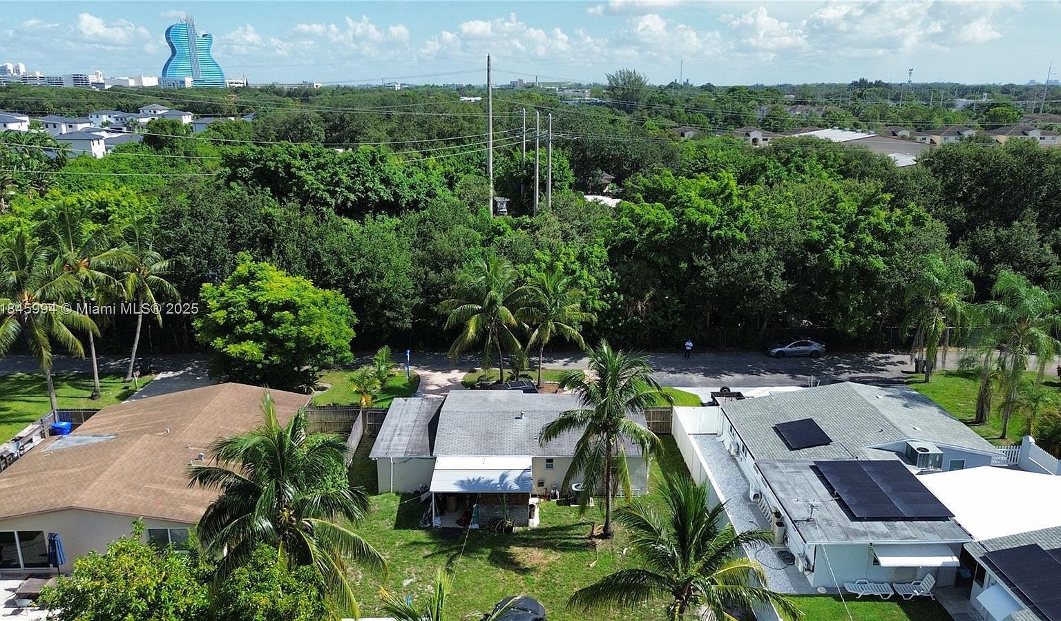 5730 Charleston St Hollywood, FL 33021 - Thumbnail 5