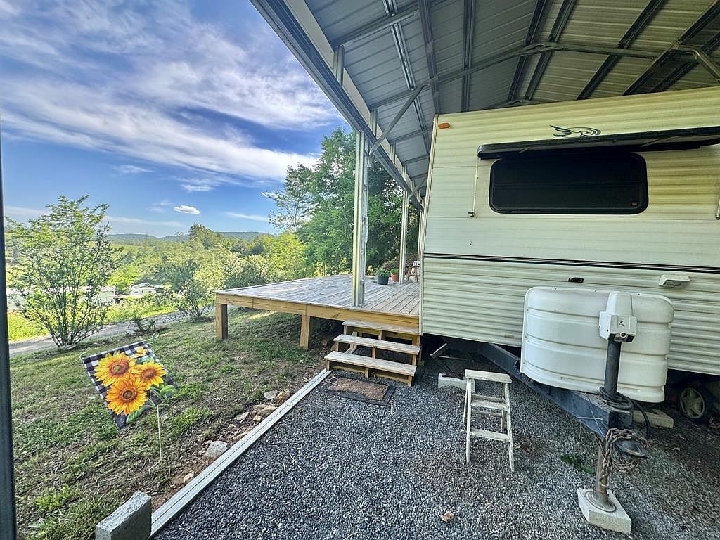 336 Arrowhead Dr Fries, VA 24330 - Thumbnail 5