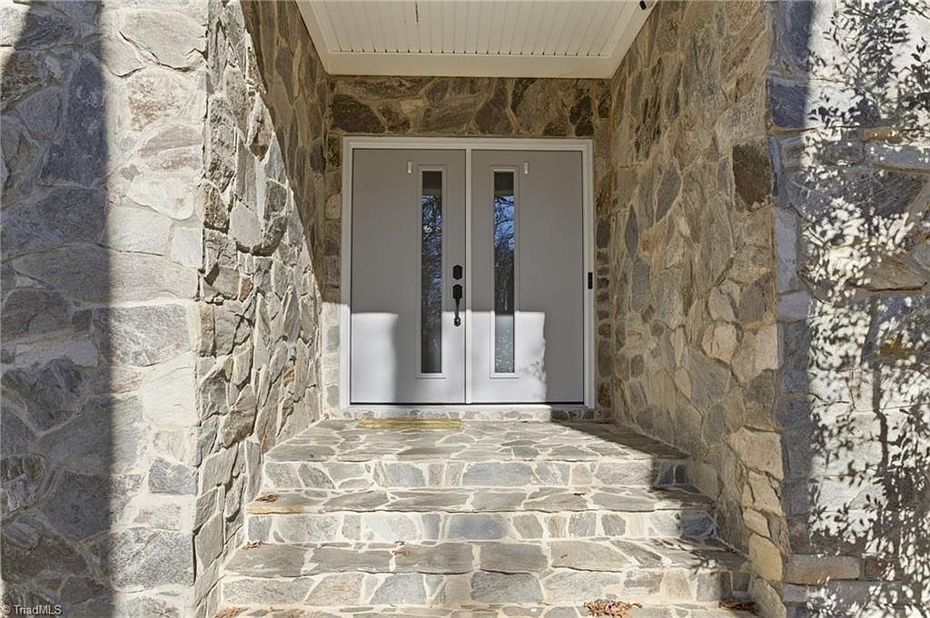 2400 Hunters Crossing Trl Summerfield, NC 27358 - Thumbnail 5