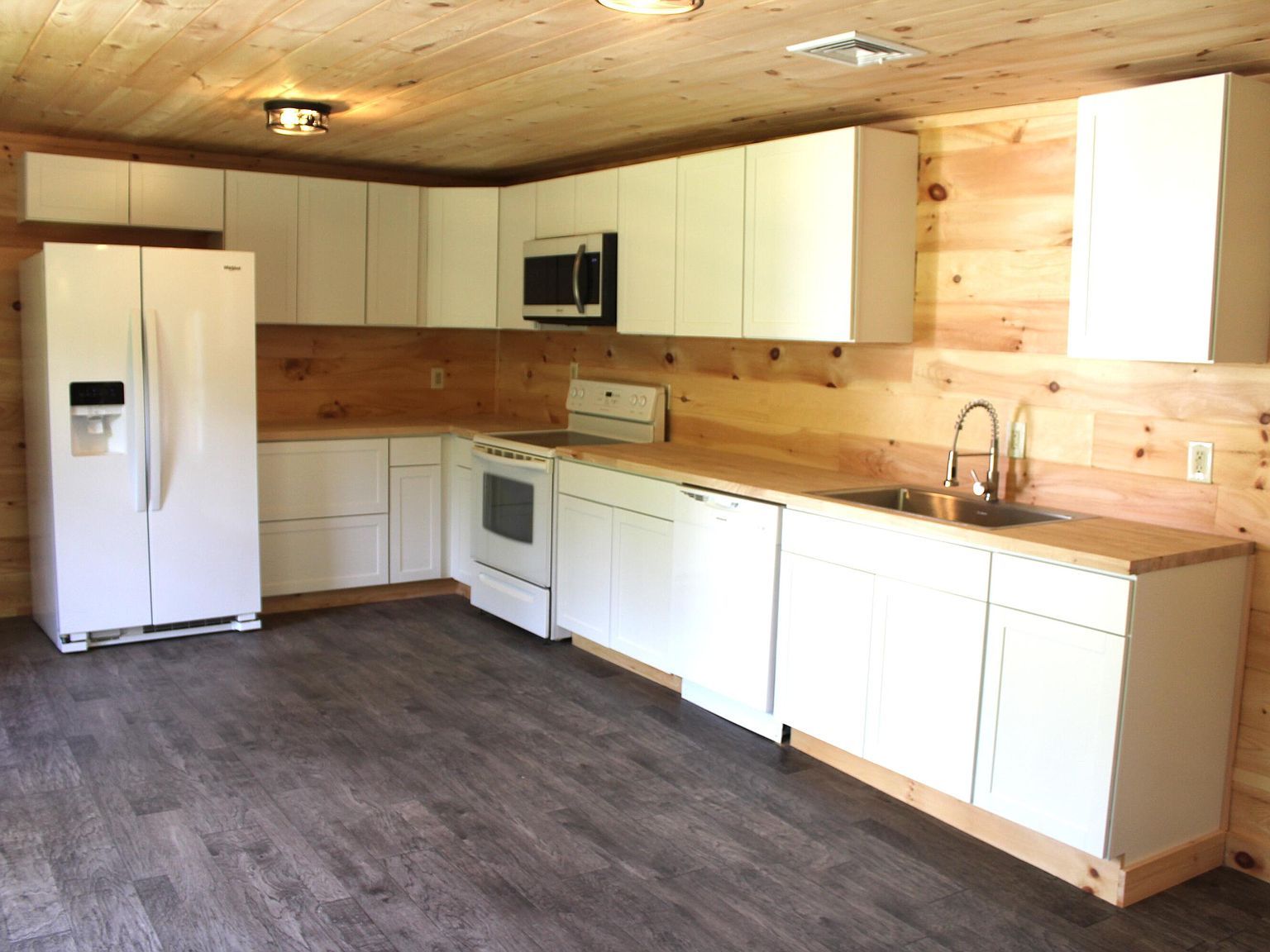 872 W Main Rd Carmel, ME 04419 - Thumbnail 5
