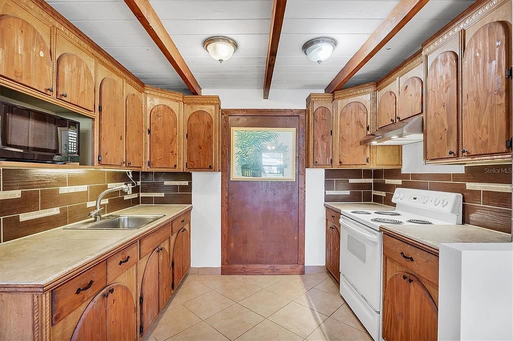 831 E 1st St Englewood, FL 34223 - Thumbnail 5