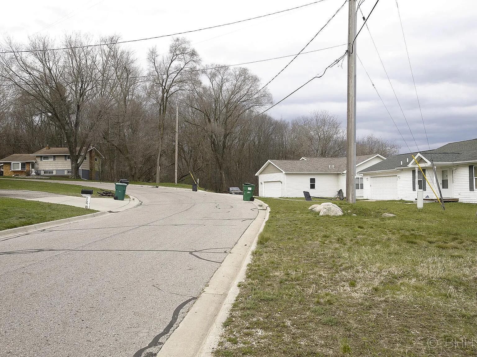 46 New Moon Ter N Springfield, MI 49037 - Thumbnail 5