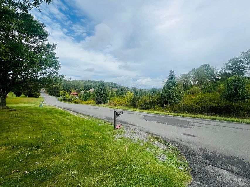 10&-11 Fountain Springs Dr Peterstown, WV 24963 - Thumbnail 5