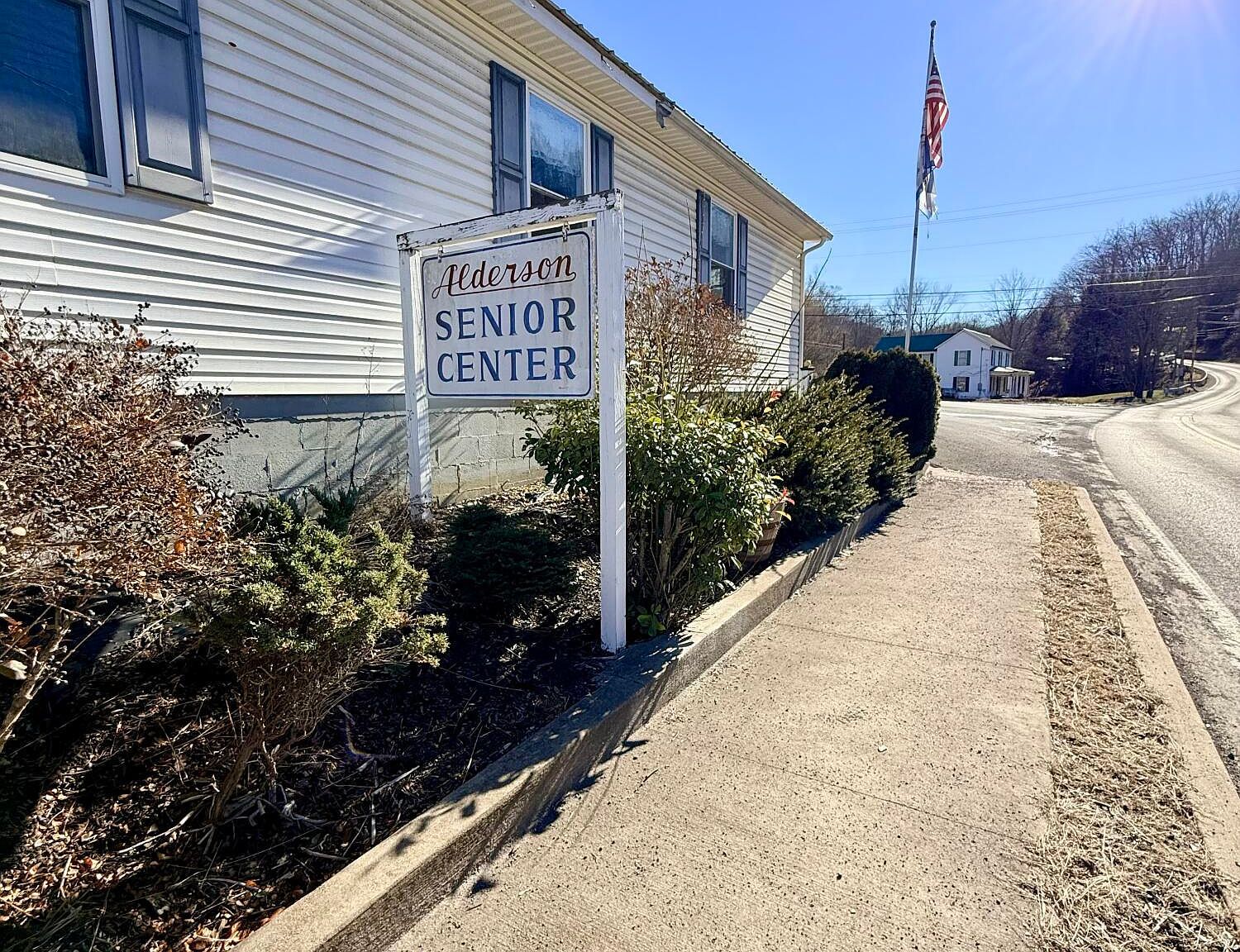 228 S Monroe St Alderson, WV 24910 - Thumbnail 5