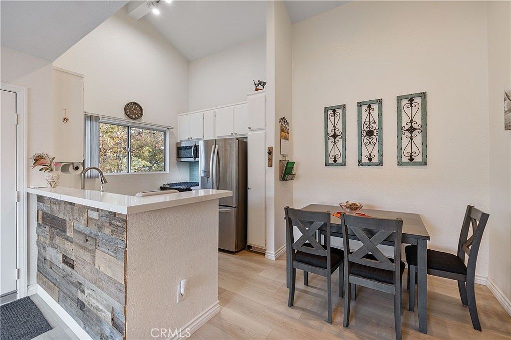 24474 Valle Del Oro UNIT 201 Santa Clarita, CA 91321 - Thumbnail 5