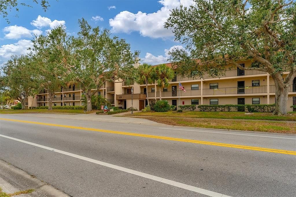 104 Capri Isles Blvd APT 112 Venice, FL 34292 - Thumbnail 5