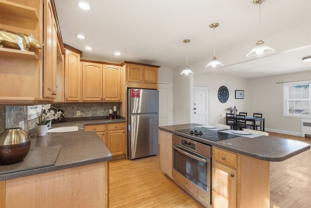 112 Maple St APT 6 Malden, MA 02148 - Thumbnail 5