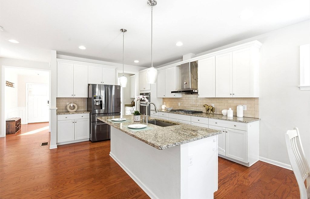 194 Stonehaven Dr Weymouth, MA 02190 - Thumbnail 5