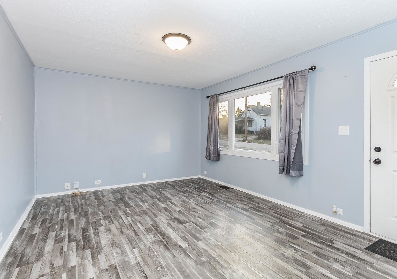 334 E Baker St Bloomington, IL 61701 - Thumbnail 5