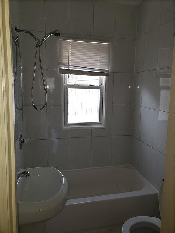 3819 Cypress Ave Brooklyn, NY 11224 - Thumbnail 5