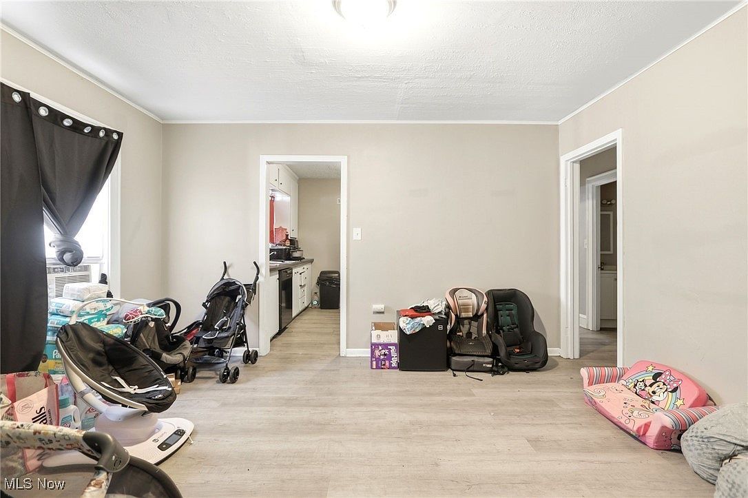 3319 W 111th St Cleveland, OH 44111 - Thumbnail 5