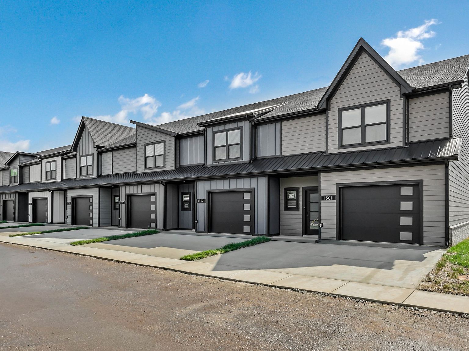 1305 Jonathan Wade Cir Clarksville, TN 37043 - Thumbnail 5