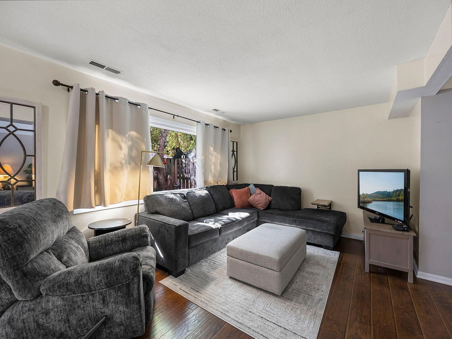 5527 E Bavarian Pass Minneapolis, MN 55432 - Thumbnail 5