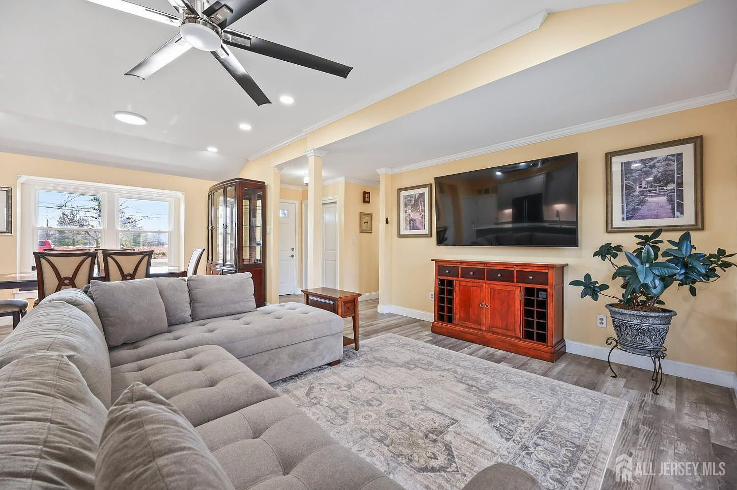 568 Village Rd W West Windsor, NJ 08550 - Thumbnail 5