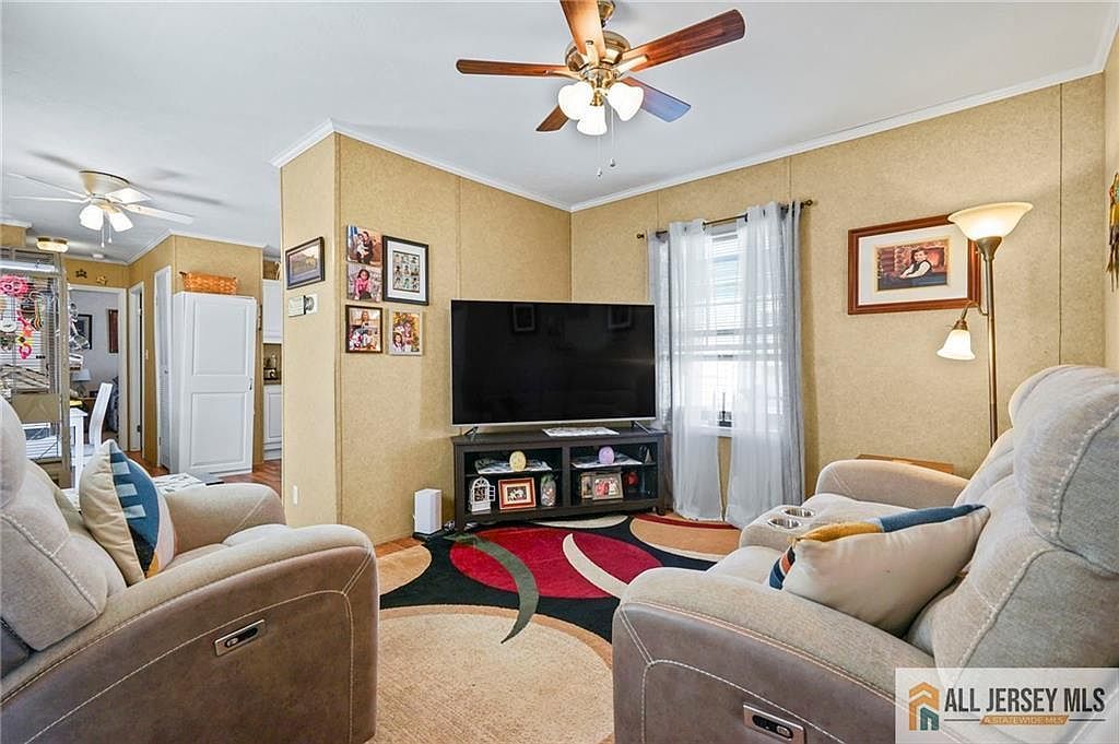 2 Jessie Ln Avenel, NJ 07001 - Thumbnail 5