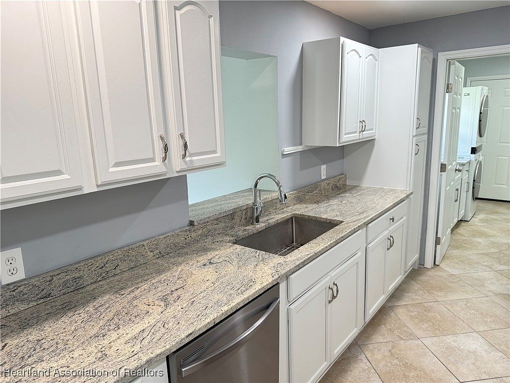 667 Serenade Ter Lake Placid, FL 33852 - Thumbnail 5