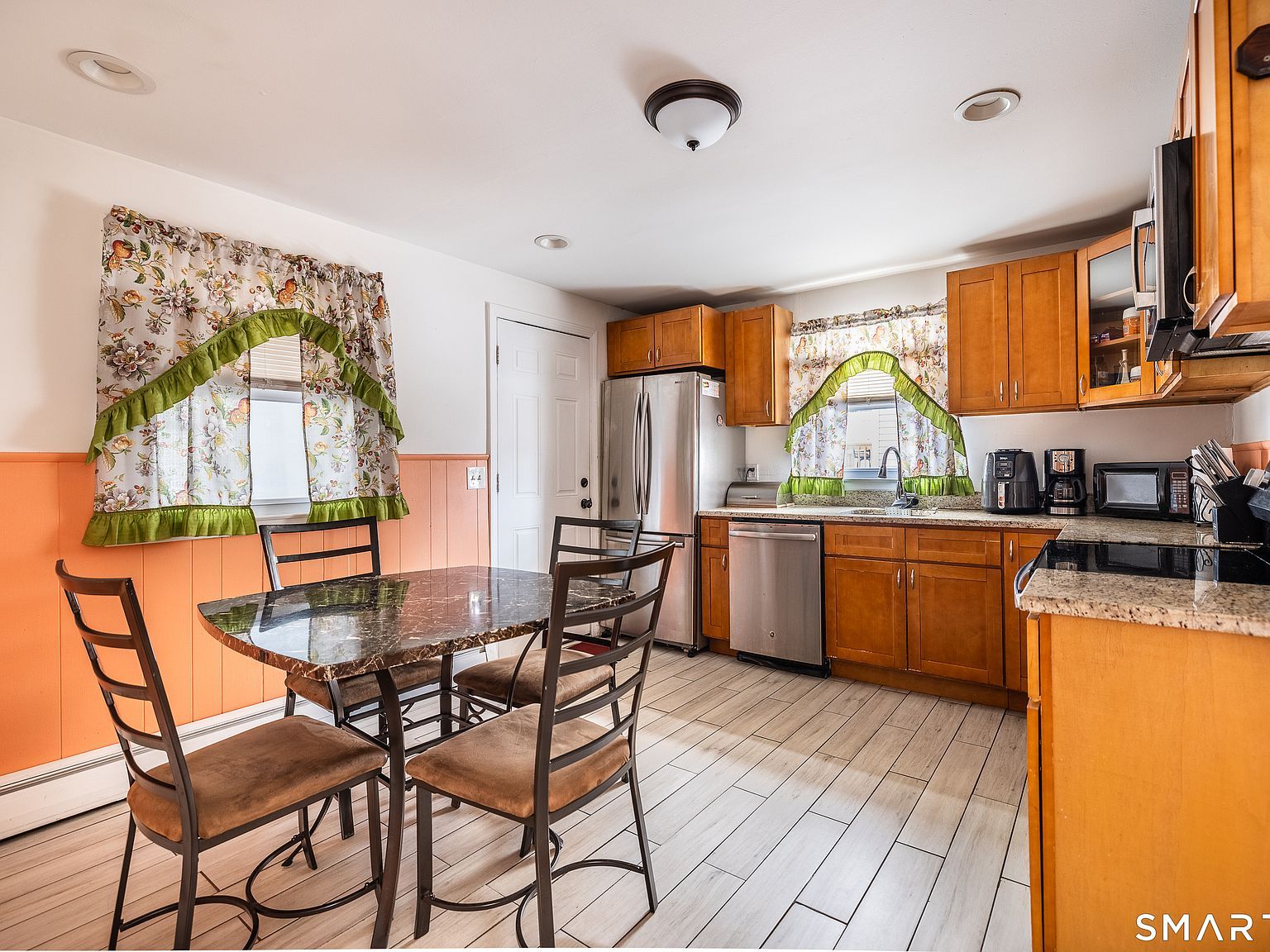 46 Oakleaf St Bridgeport, CT 06606 - Thumbnail 5