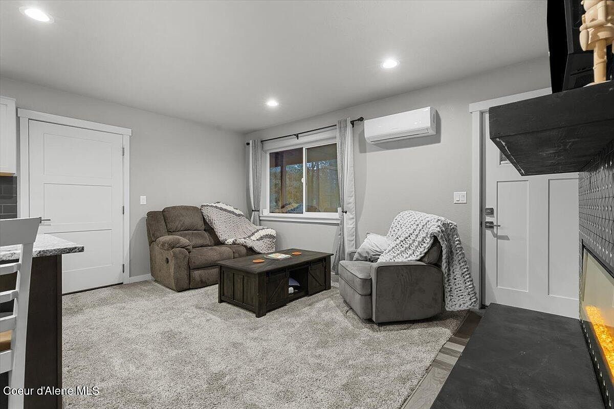 172 Wyatt Ln Spirit Lake, ID 83869 - Thumbnail 5