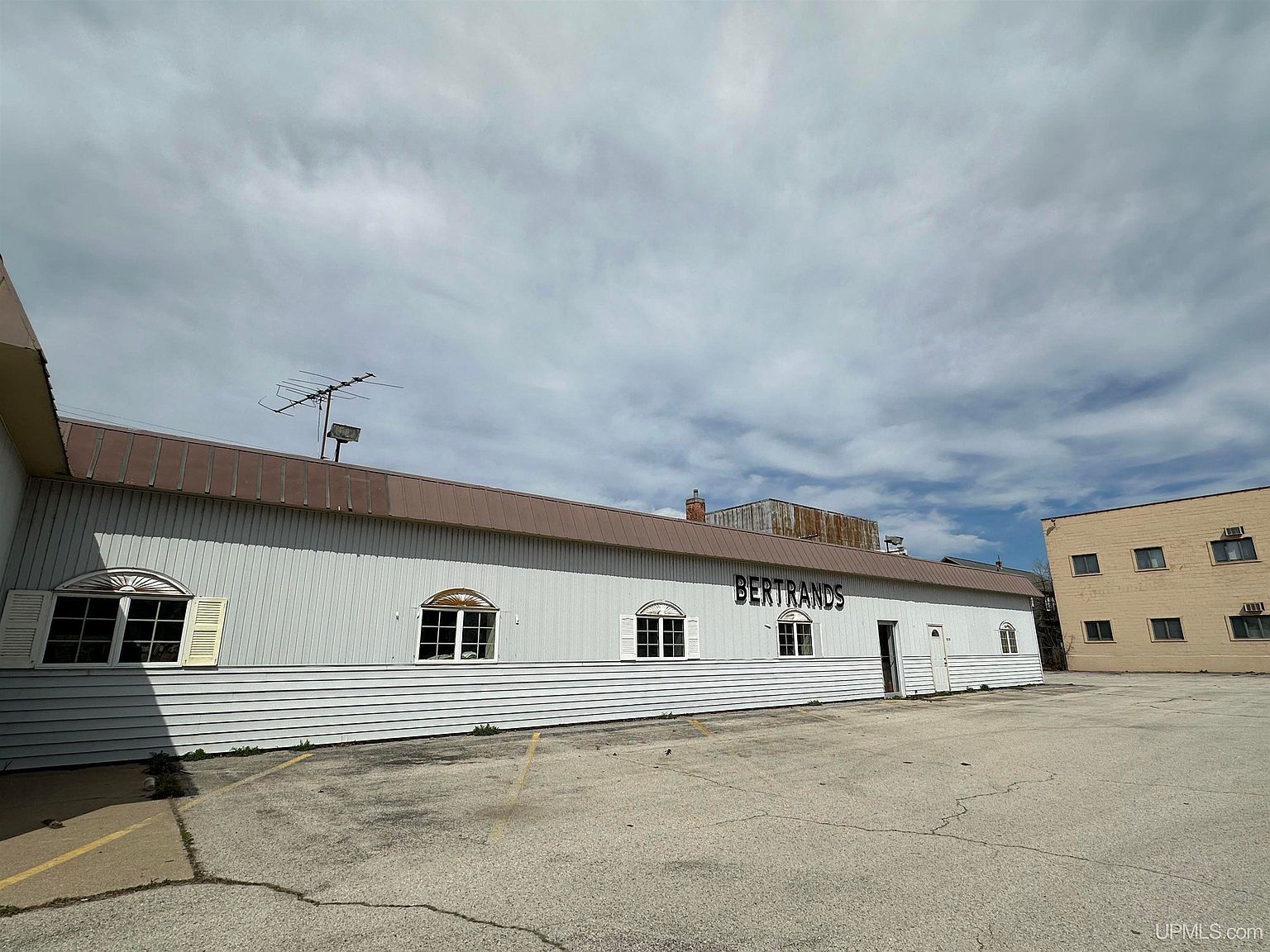 113 S 10th St Escanaba, MI 49829 - Thumbnail 5